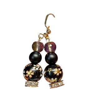 ⭐️✨gorgeous Asian flavour earrings in black and gold-just a touch of romance